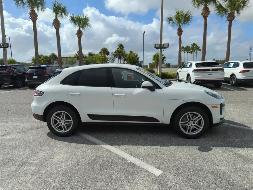 2021 Porsche Macan Base photo 1