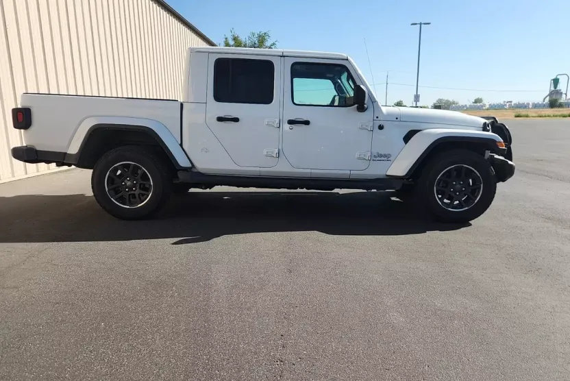 2021 Jeep Gladiator Overland photo 1