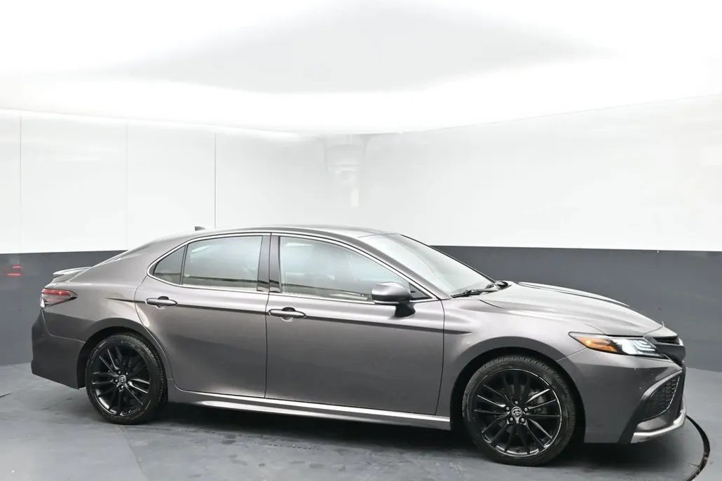 2023 Toyota Camry XSE photo 1