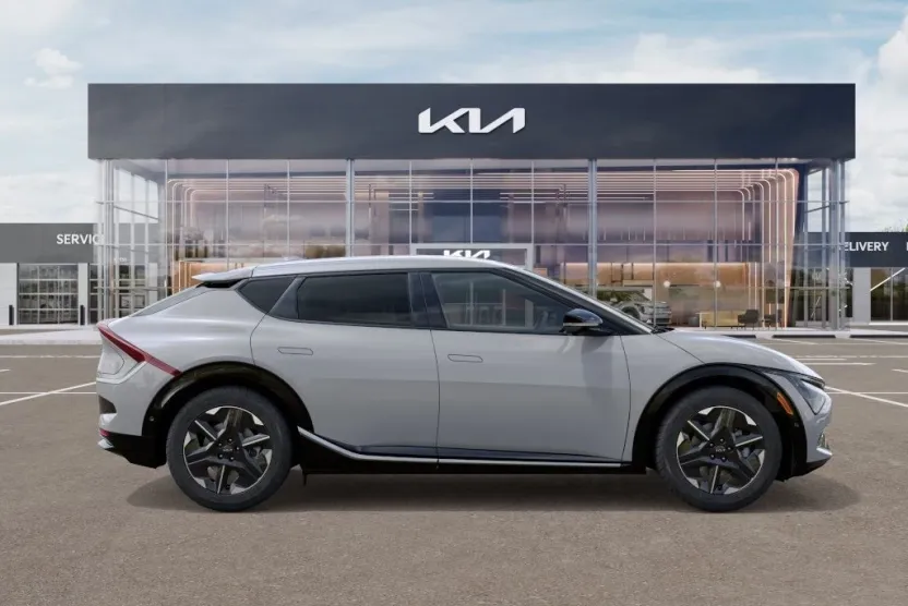 2025 Kia EV6 Wind photo 1