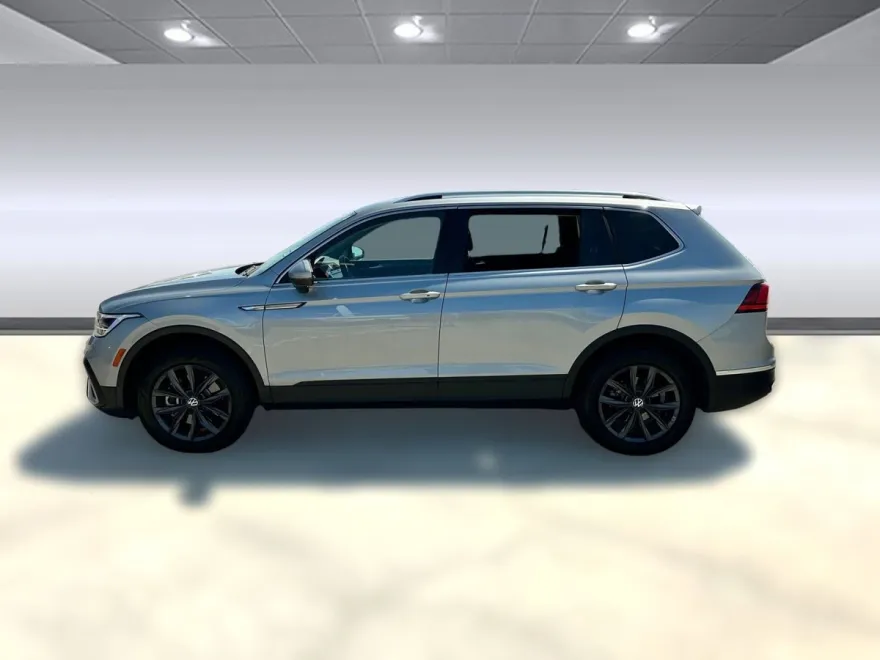 2022 Volkswagen Tiguan SE photo 1