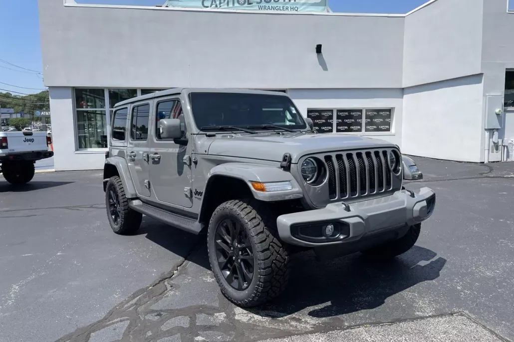 2022 Jeep Wrangler Unlimited Sahara photo 1