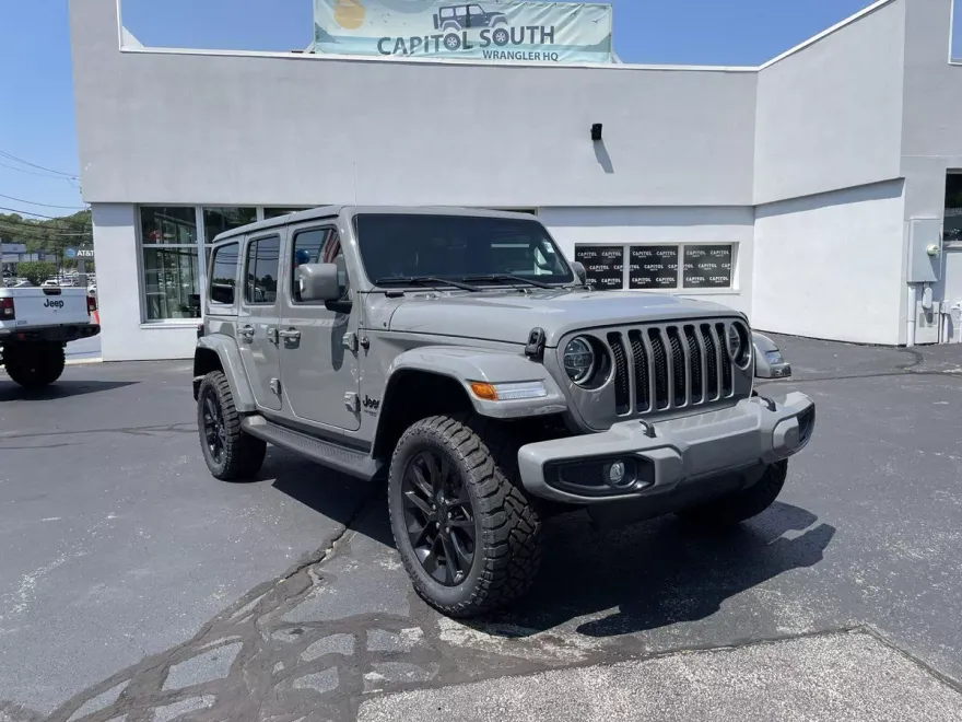 2022 Jeep Wrangler Unlimited Sahara photo 1