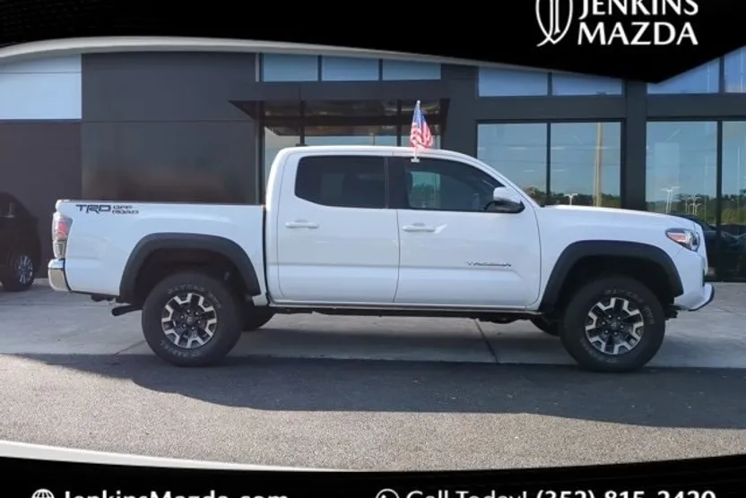 2023 Toyota Tacoma TRD Off-Road V6 photo 1