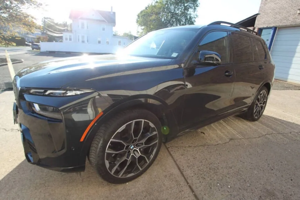 2023 Bmw X7 M60i photo 1