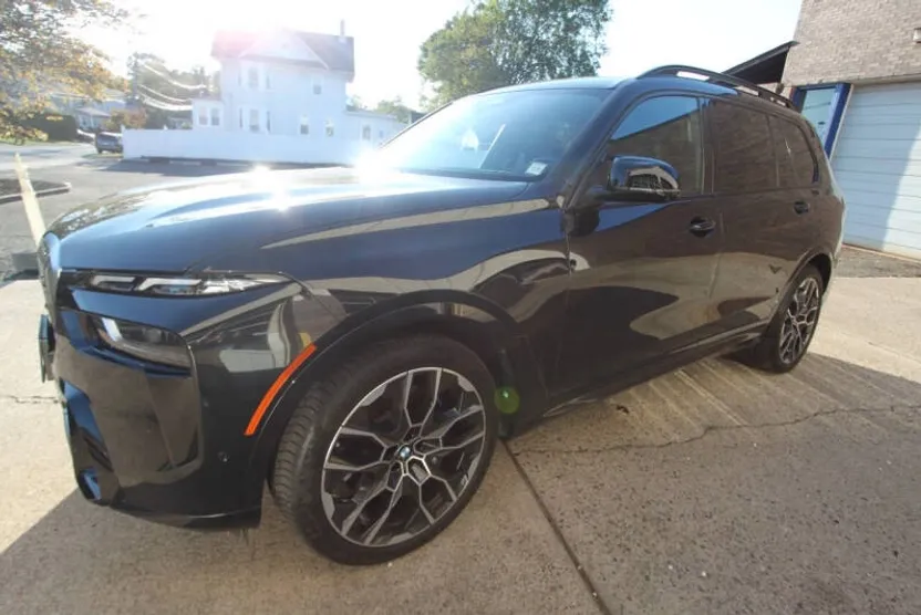 2023 Bmw X7 M60i photo 1