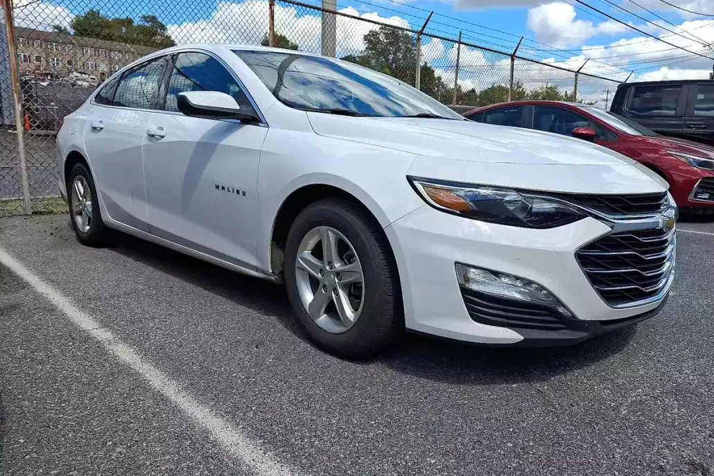 2023 Chevrolet Malibu 1LT photo 1