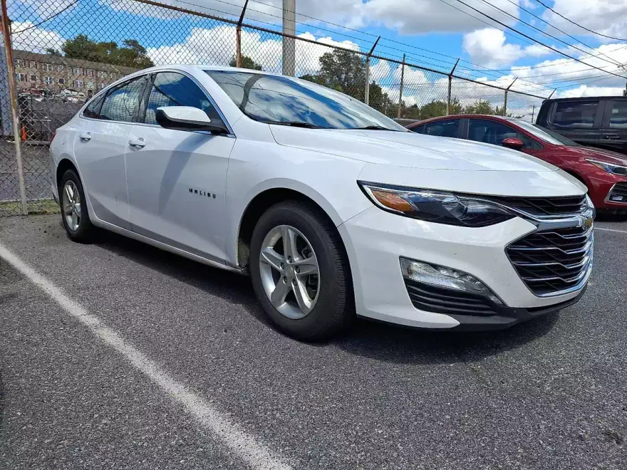 2023 Chevrolet Malibu 1LT photo 1