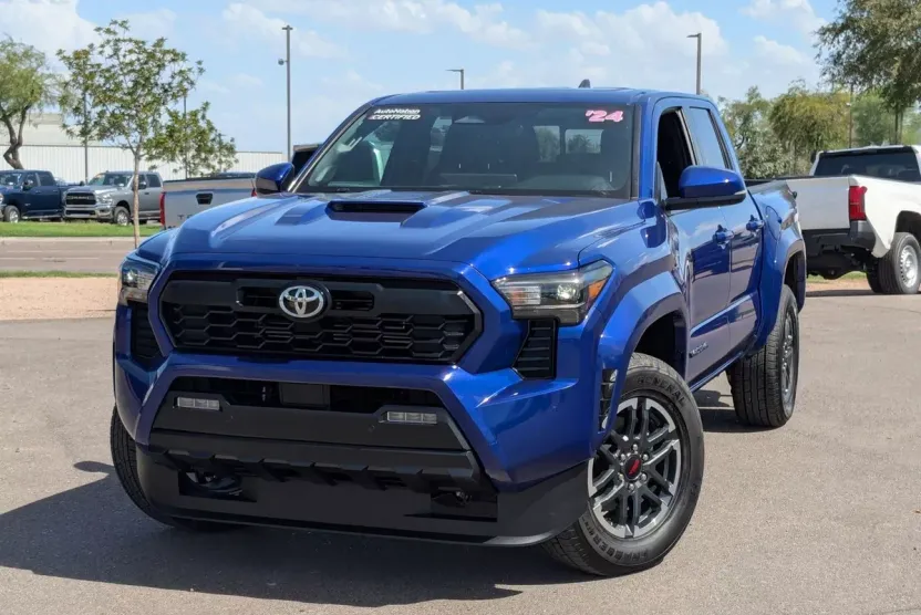 2024 Toyota Tacoma TRD Sport photo 1