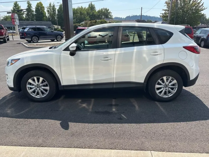 2016 Mazda CX-5 Sport photo 1