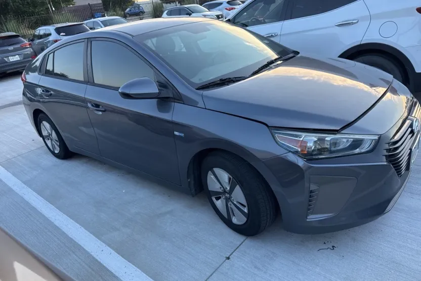 2017 Hyundai Ioniq Blue photo 1