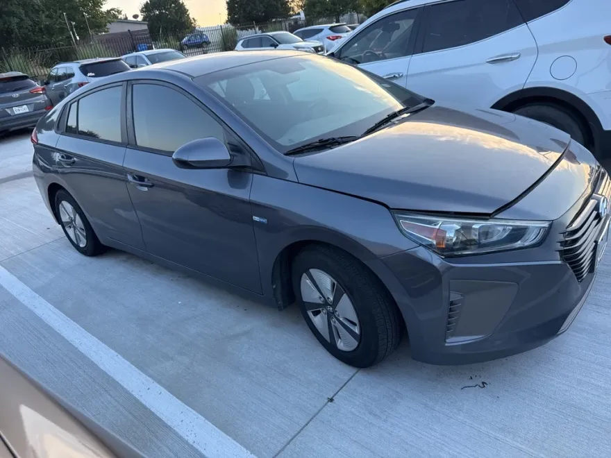 2017 Hyundai Ioniq Blue photo 1