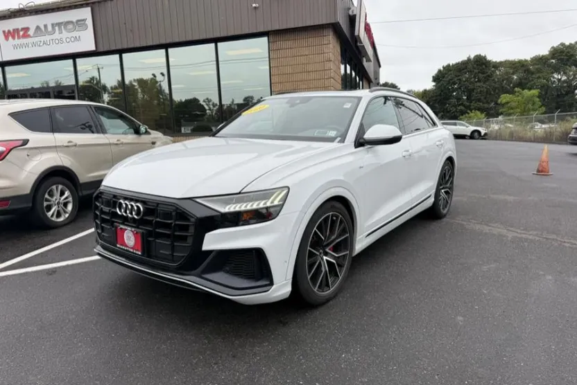 2020 Audi Q8 55 Premium Plus photo 1