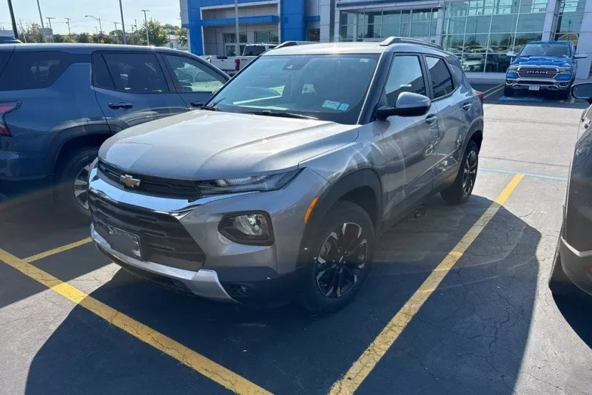 2023 Chevrolet Trailblazer LT photo 1