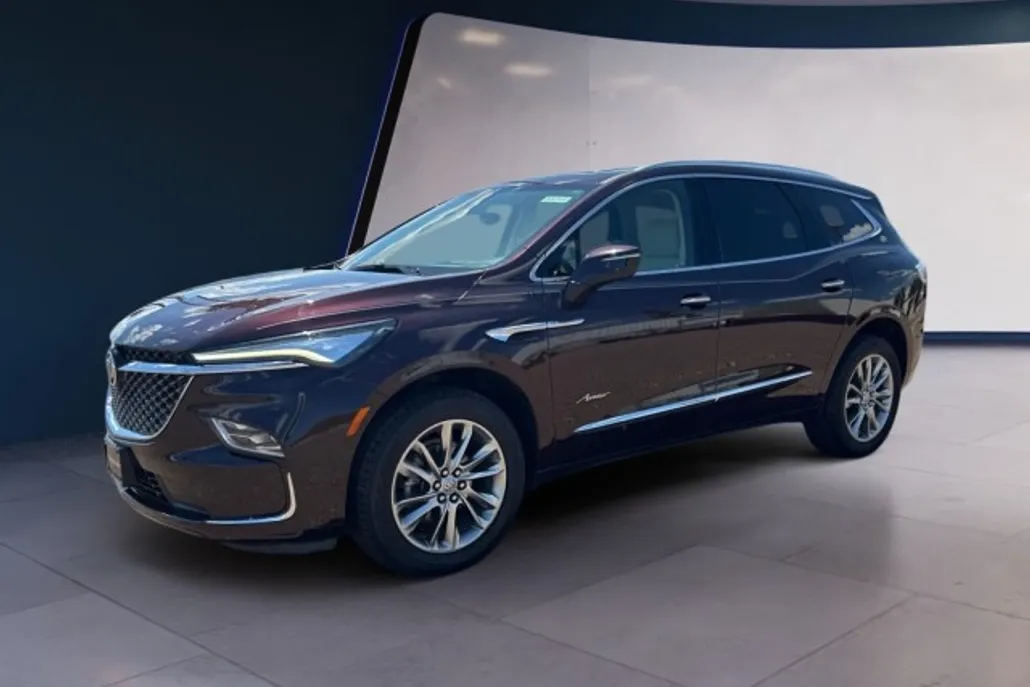 2024 Buick Enclave Avenir photo 1