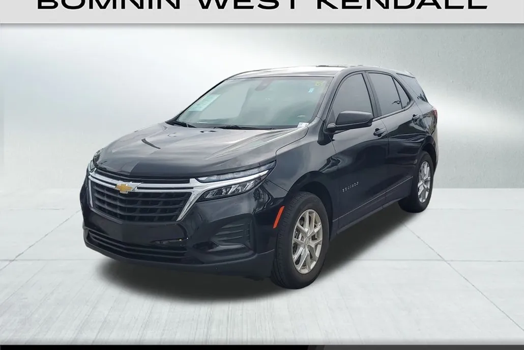 2023 Chevrolet Equinox LS photo 1