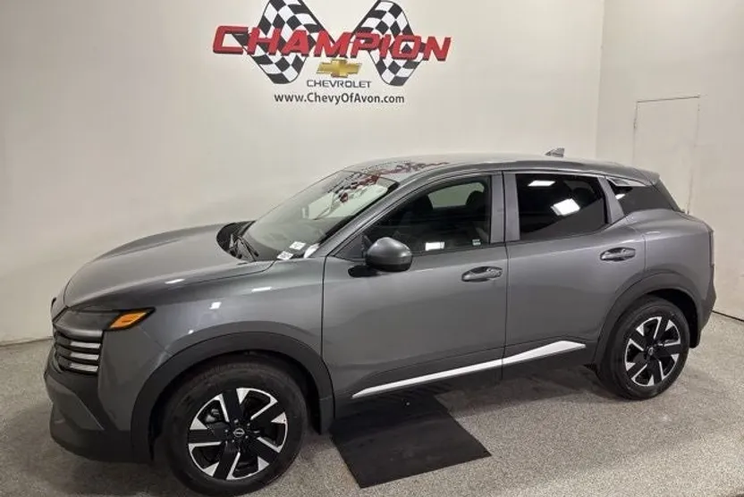 2025 Nissan Kicks SV photo 1