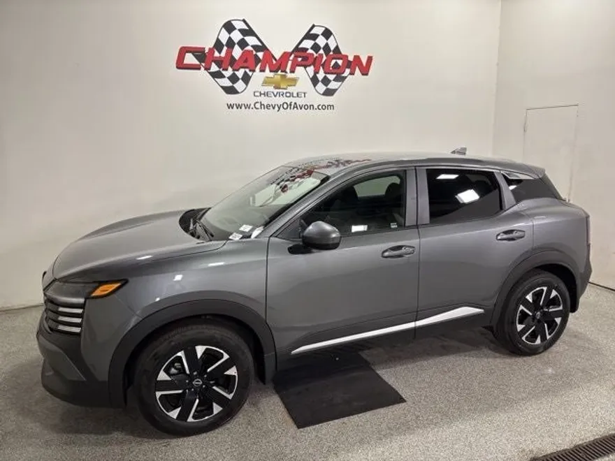 2025 Nissan Kicks SV photo 1