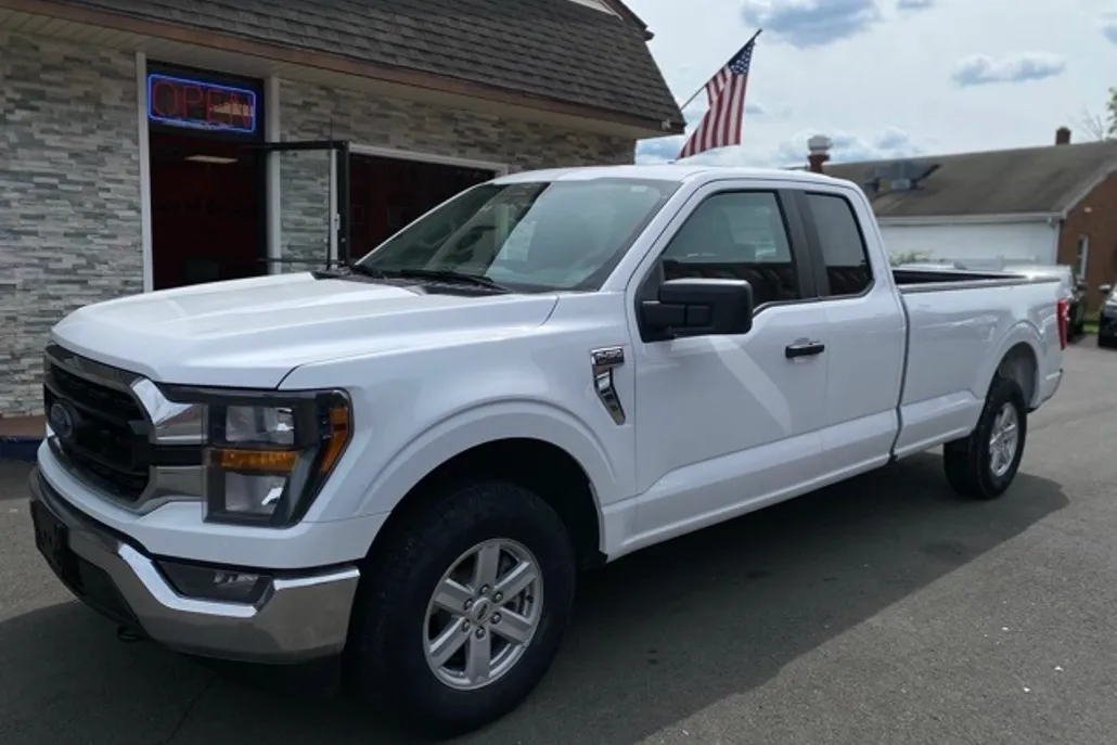 2023 Ford F-150 XLT photo 1