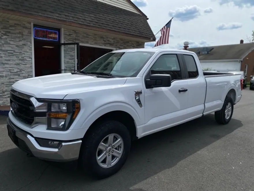 2023 Ford F-150 XLT photo 1
