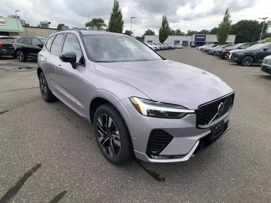 2026 Volvo XC60 B5 Plus photo 1