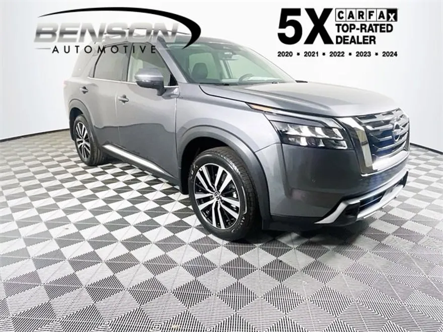 2025 Nissan Pathfinder Platinum photo 1