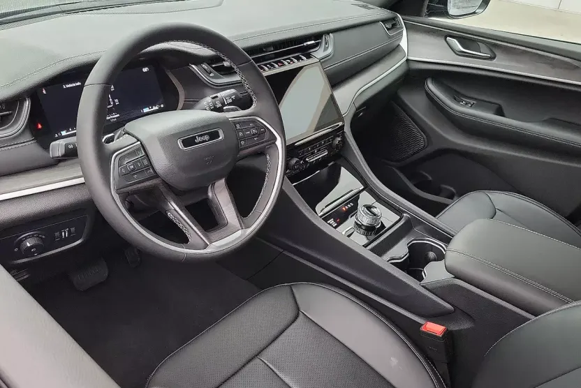 2025 Jeep Grand Cherokee Limited photo 1