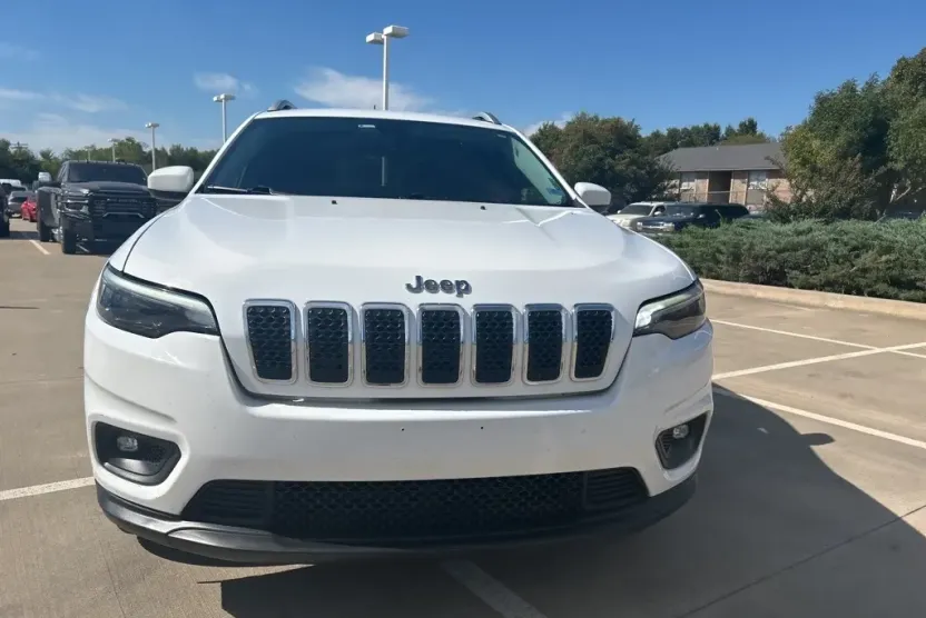 2019 Jeep Cherokee Latitude photo 1