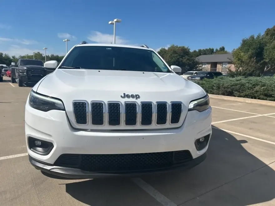 2019 Jeep Cherokee Latitude photo 1