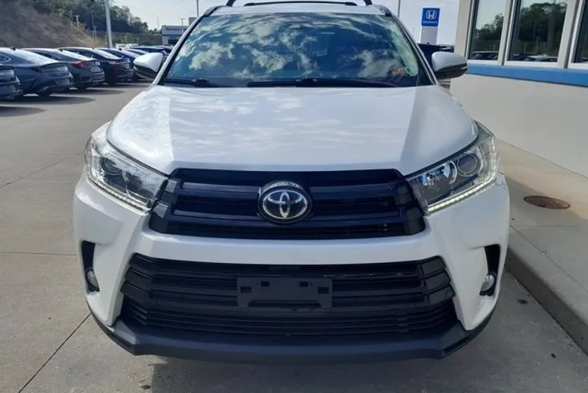 2018 Toyota Highlander SE XLE photo 1