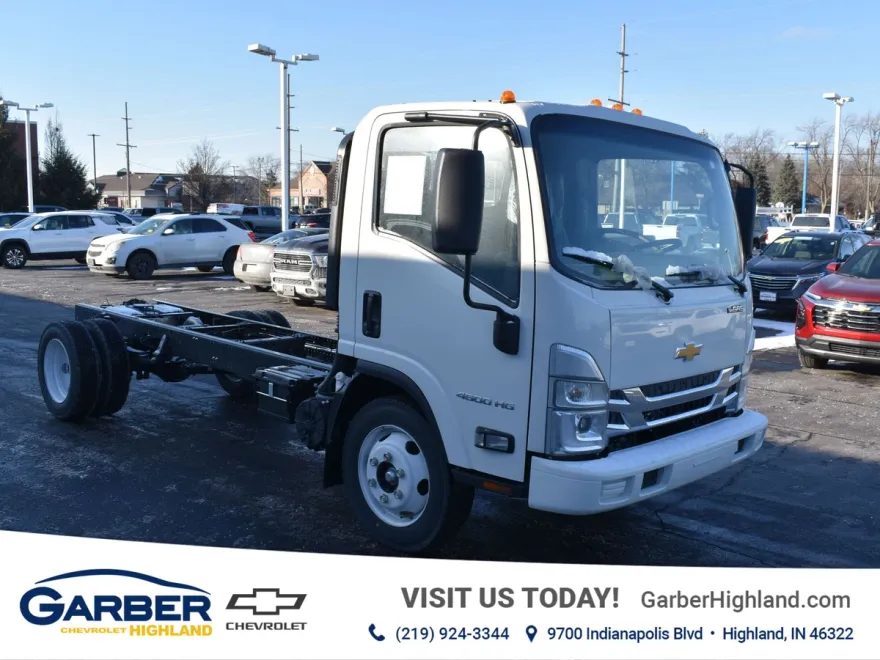 2025 Chevrolet Silverado 4500HD photo 1