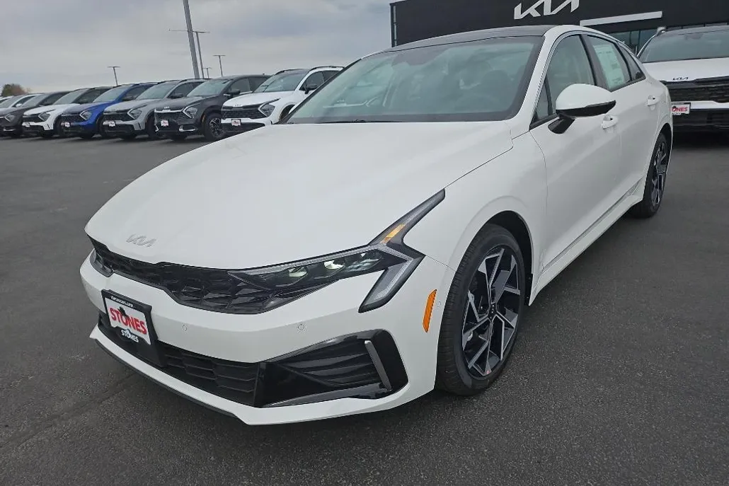 2025 Kia K5 EX photo 1