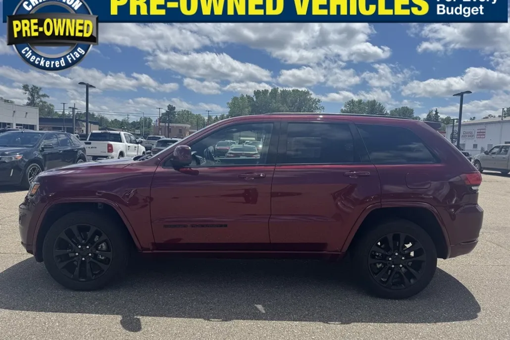 2021 Jeep Grand Cherokee Laredo X photo 1