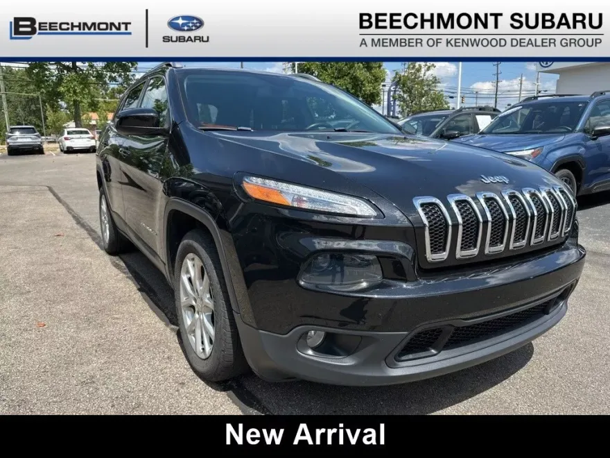 2016 Jeep Cherokee Latitude photo 1