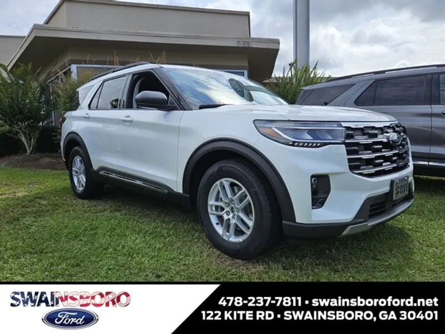 2025 Ford Explorer photo 1