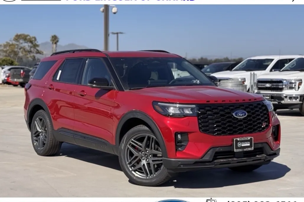 2025 Ford Explorer ST photo 1