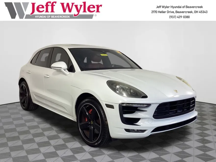 2015 Porsche Macan Turbo photo 1