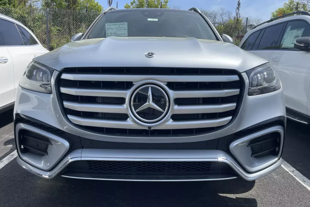 2025 Mercedes Benz GLS 450 4MATIC photo 1