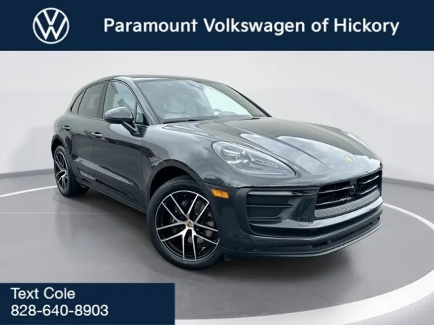 2024 Porsche Macan Base photo 1