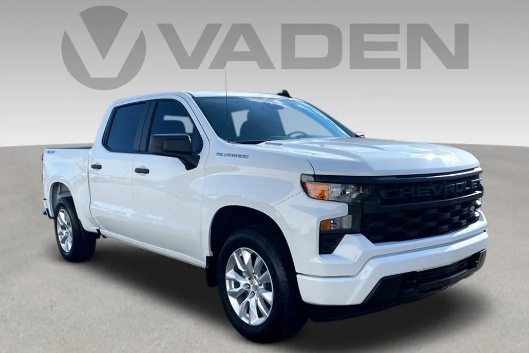 2025 Chevrolet Silverado 1500 Custom photo 1