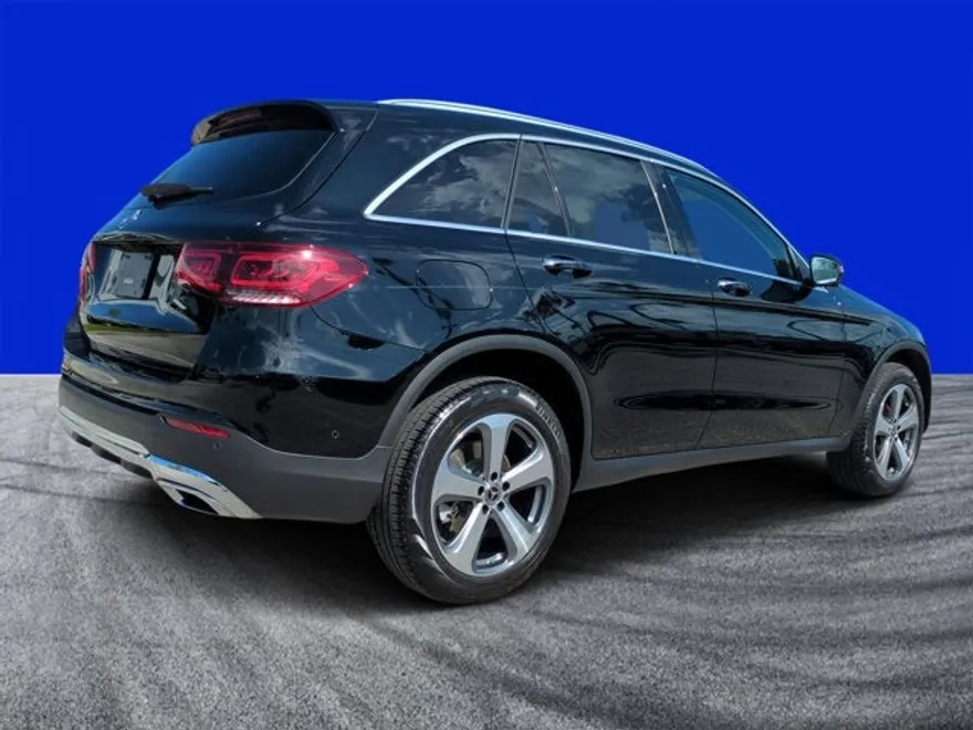 2022 Mercedes Benz GLC 300 photo 1