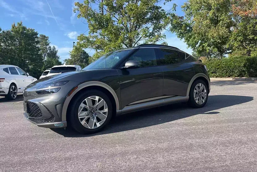 2025 Genesis GV60 RWD photo 1