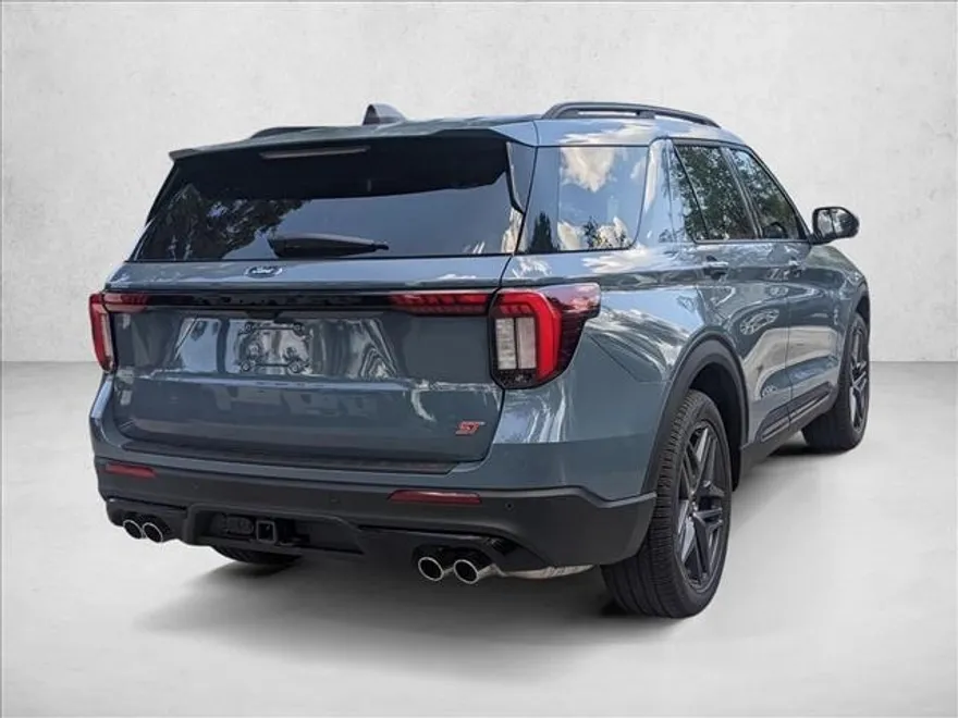 2025 Ford Explorer ST photo 1