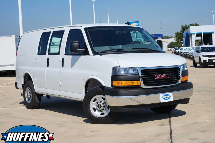 2024 Gmc Savana Cargo 2500 photo 1