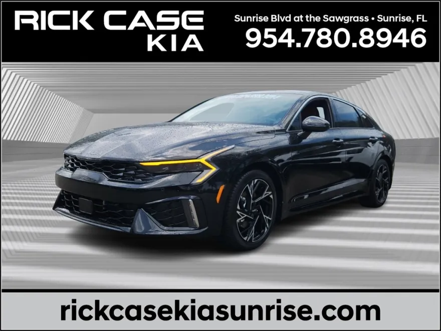 2025 Kia K5 GT-Line photo 1