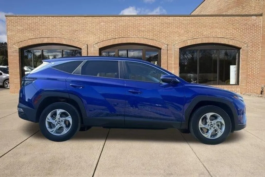 2022 Hyundai Tucson SEL photo 1