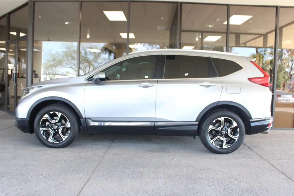 2018 Honda CR-V Touring photo 1