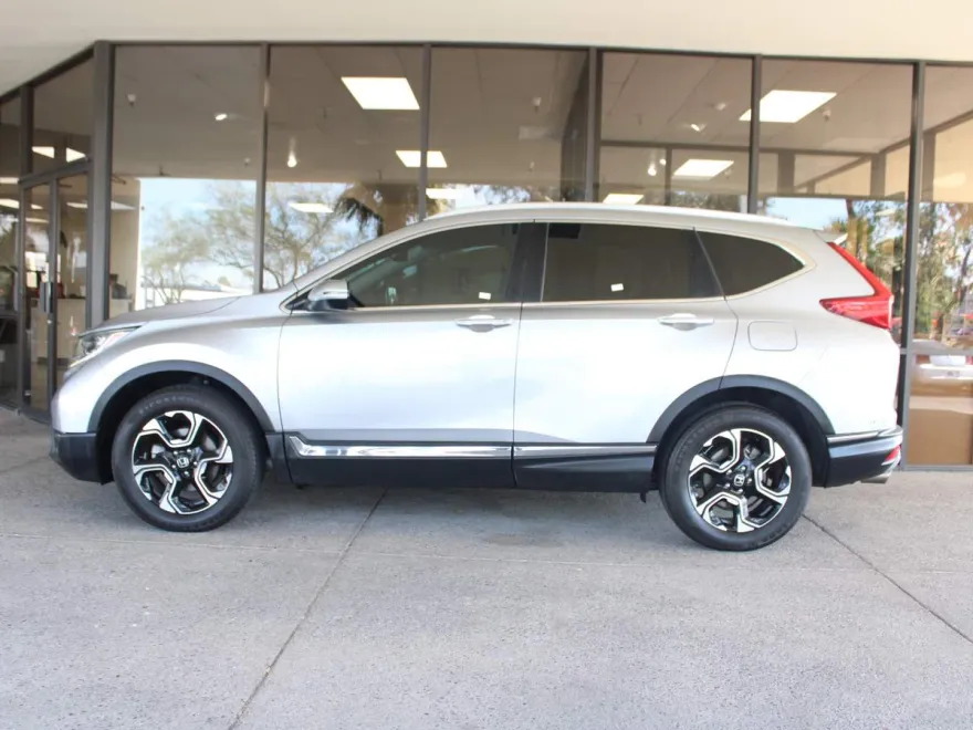 2018 Honda CR-V Touring photo 1