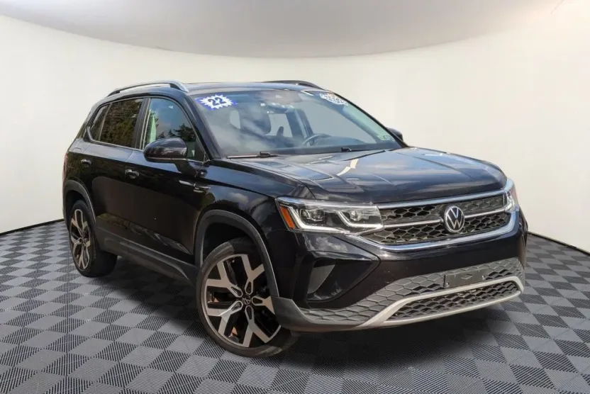 2022 Volkswagen Taos SEL photo 1