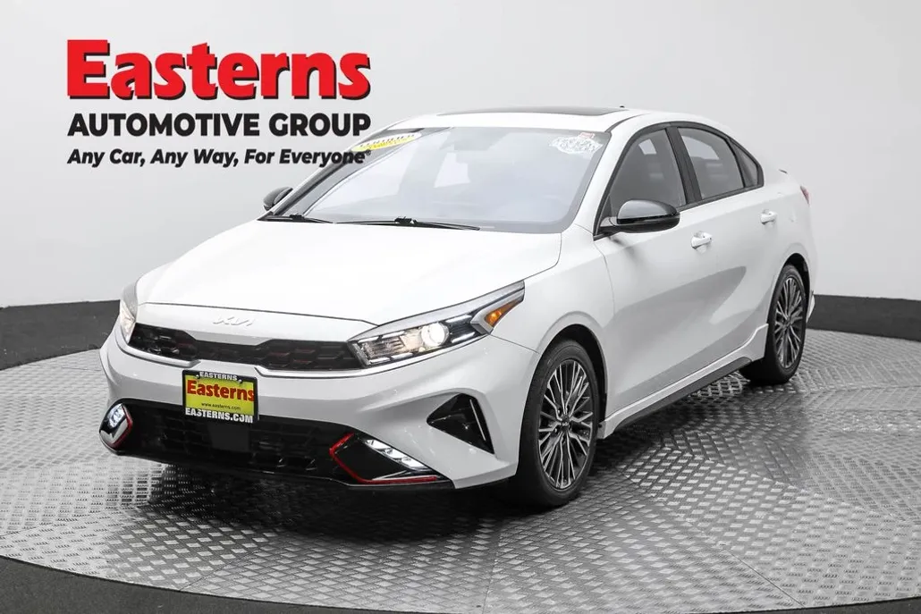 2022 Kia Forte GT-Line photo 1